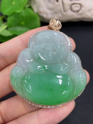 F46571079 翡翠挂件 佛公 18k 配镶钻石 仅最小  货品总重约32.8g