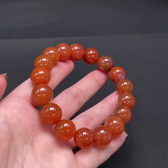 C13472829 South Red Agate Bead Strand, Approx. 55.75g, Size 13.5mm
