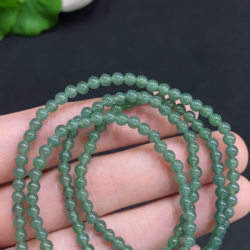 F35123960 Jadeite bead necklace, non-gold inlaid, total weight approximately 13.1g, bead size about 3.3mm