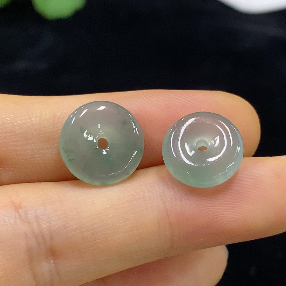 F34974781 Jadeite Pendants Sell as a Lot