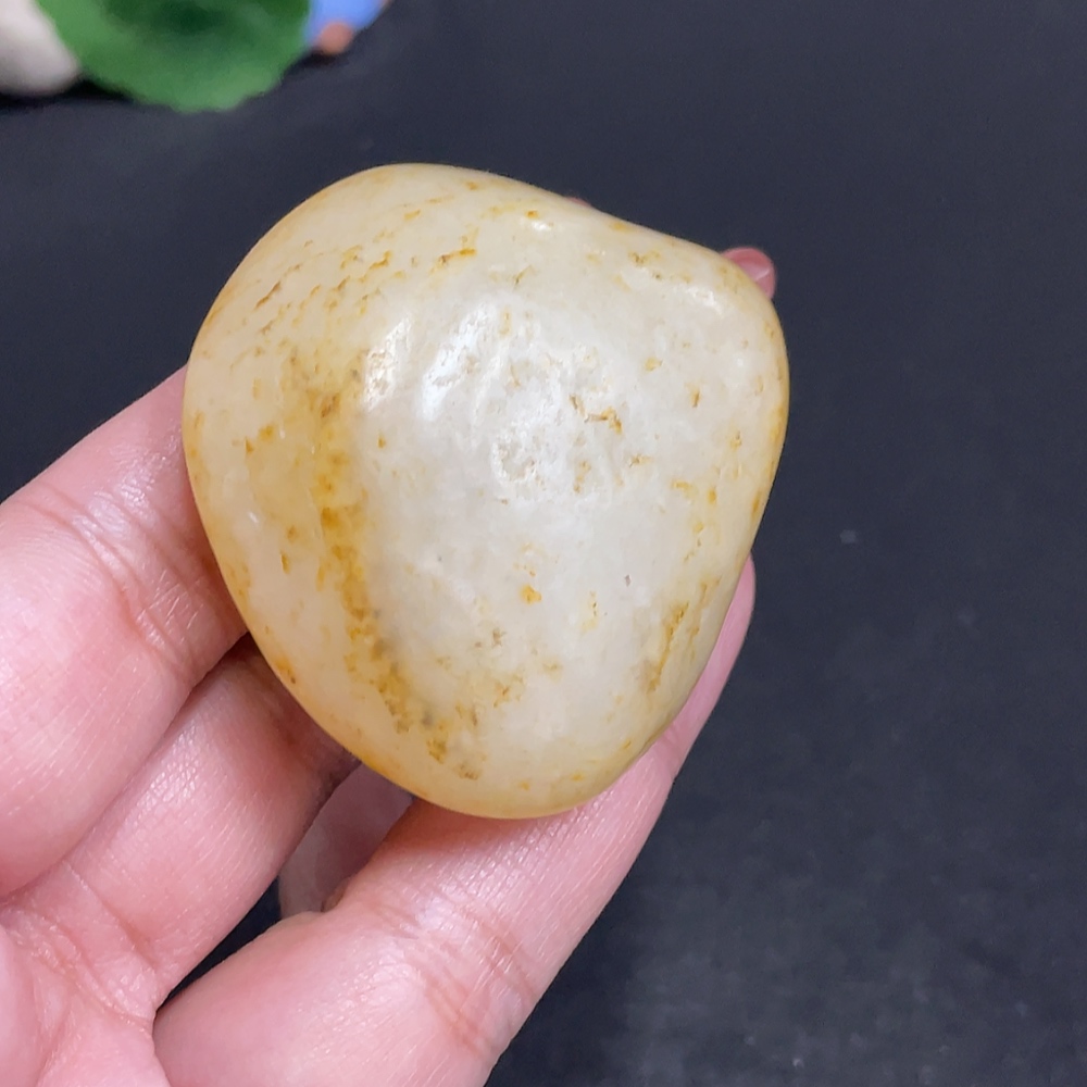 H34055039 Hetian Jade, undetermined origin of skin color, total weight approximately 66.3g