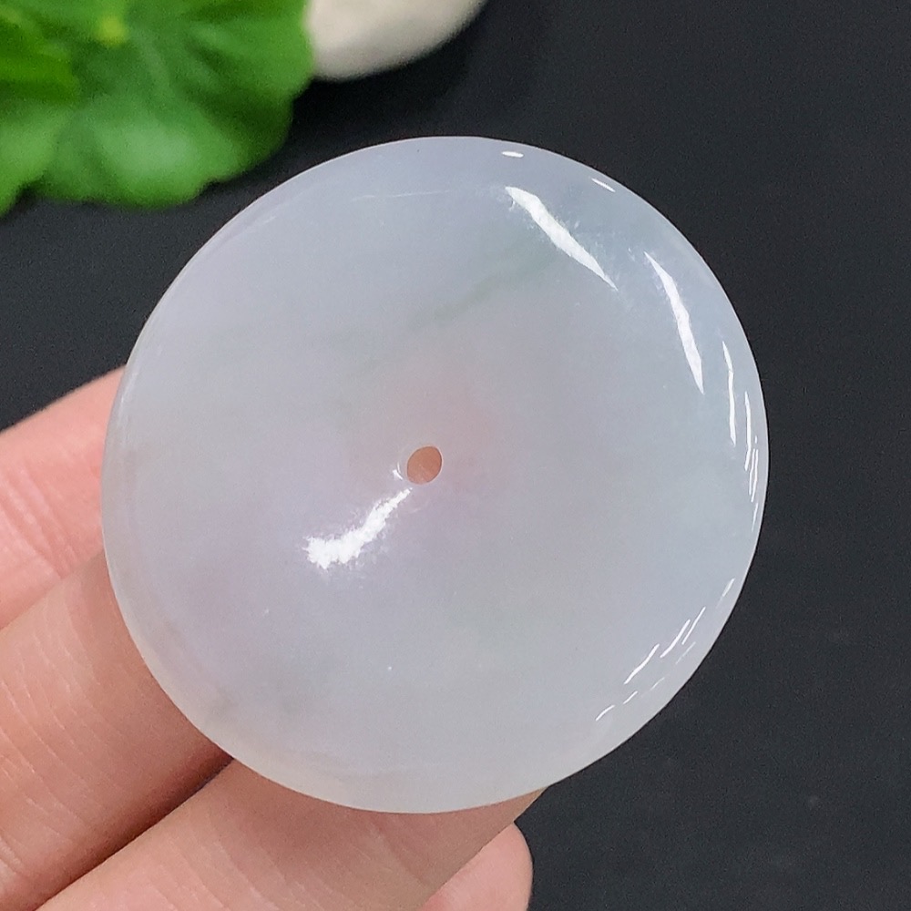 F31644733 Jadeite Peace Knot, Total Weight Approx. 17.4g