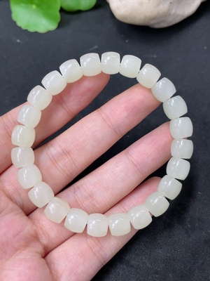 H42957092 和田玉手串    卡7.8mm左右    货品总重约21.6g