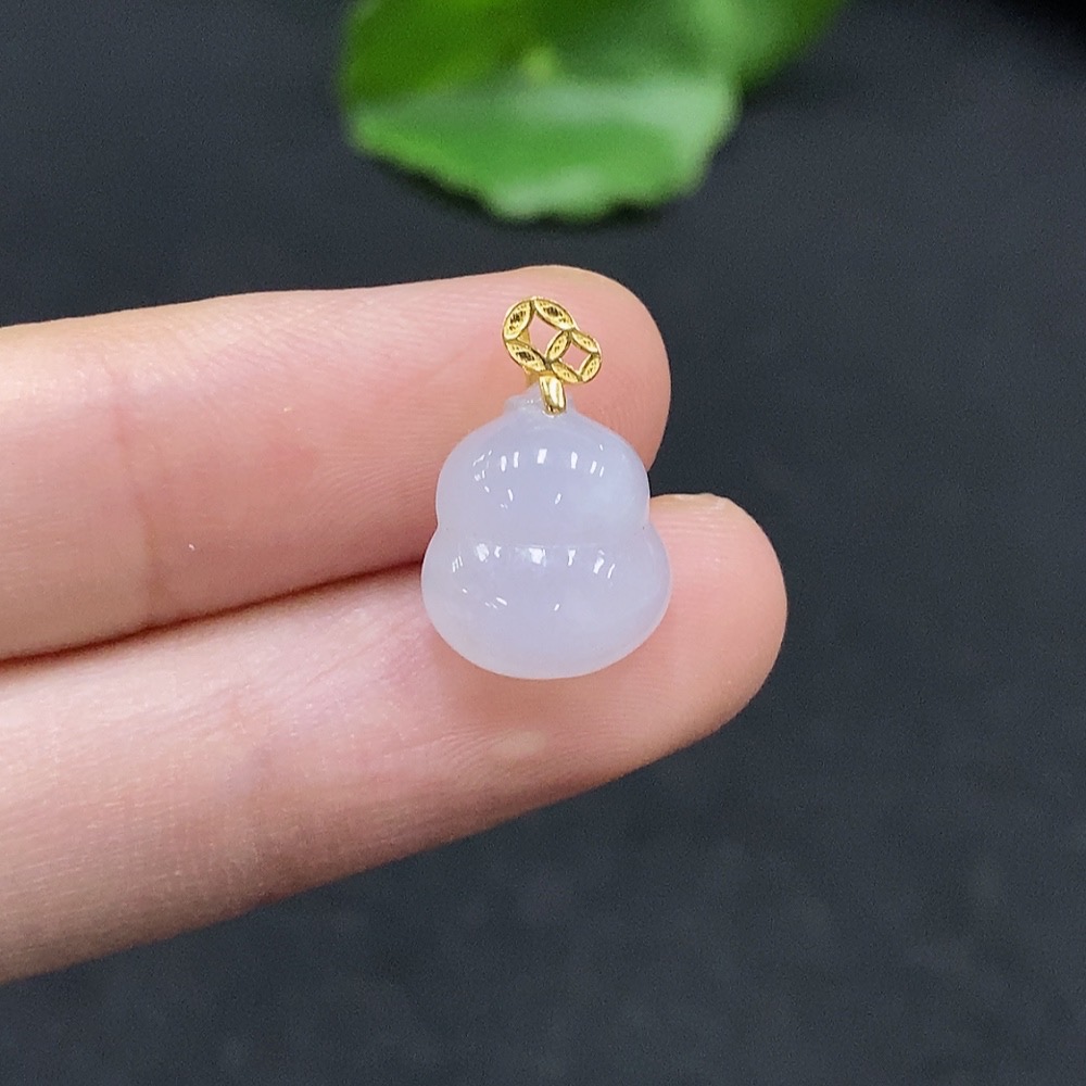 F33895757 Jadeite Gourd Pendant 18K Gold Total Weight Approx. 1.47g
