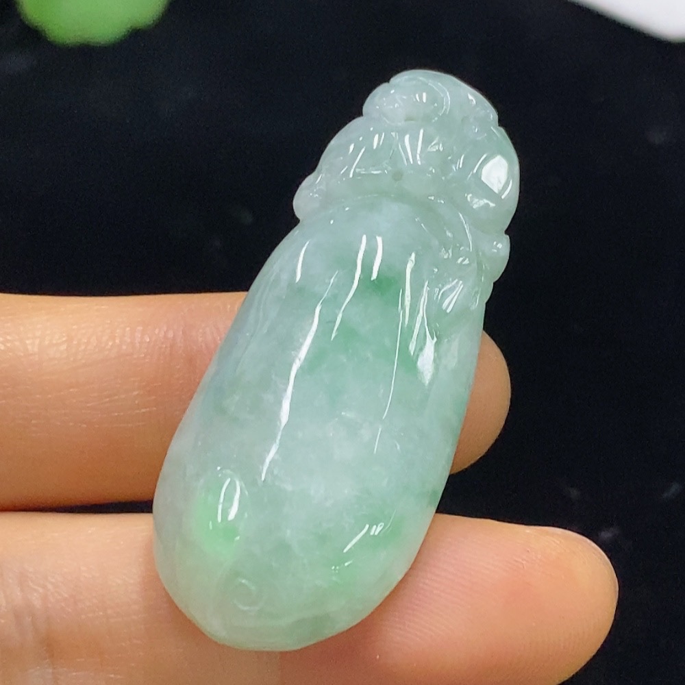 F34025566 Jadeite Lucky Bean Pendant Total Weight Approx. 15.73g