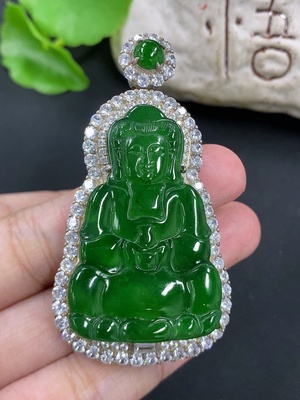 F46596878 翡翠观音镶嵌吊坠 非金 货品总重约20.6g