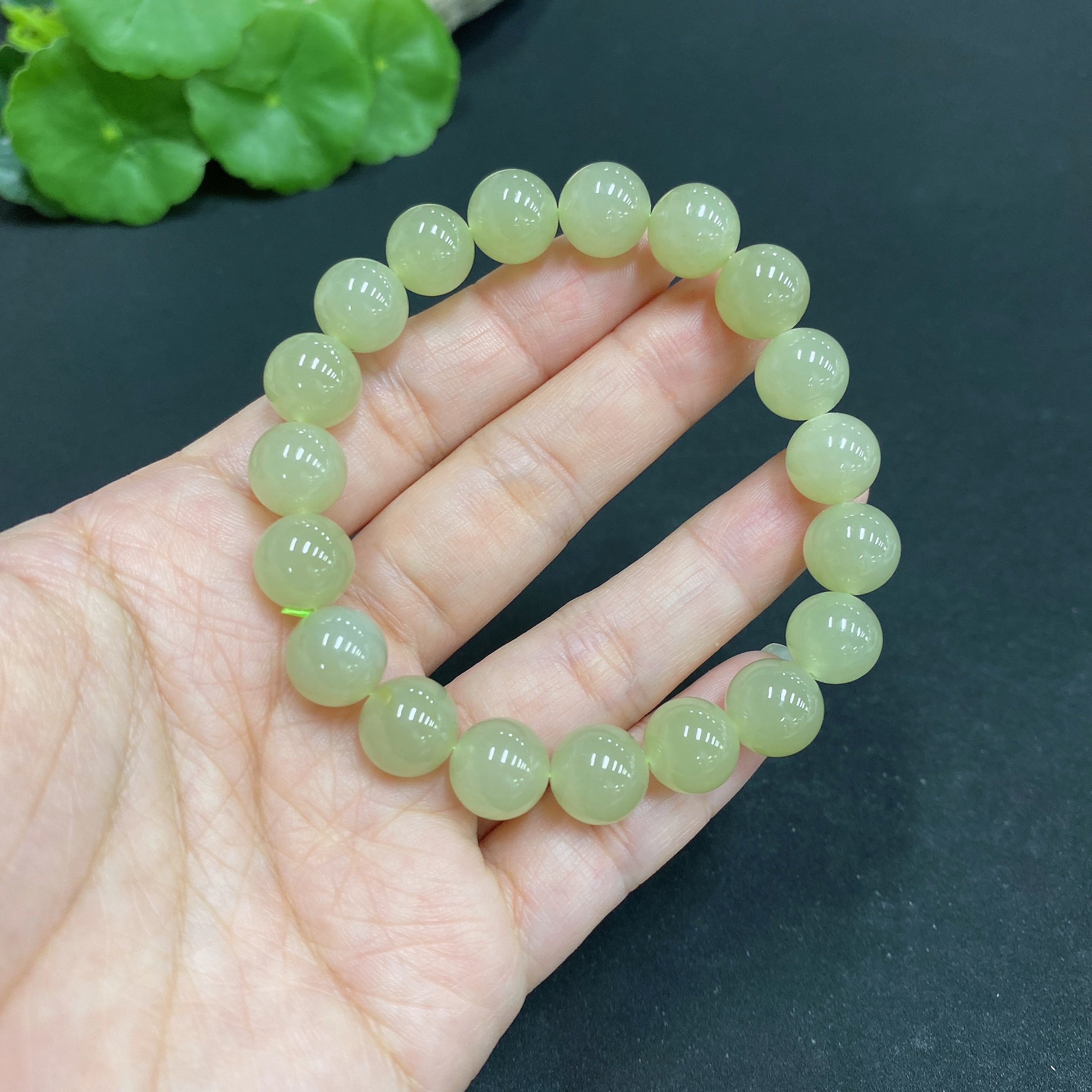 H34014717 Hetian Jade Beaded Bracelet, Approx. 9.9mm, Total Weight Approx. 29.3g