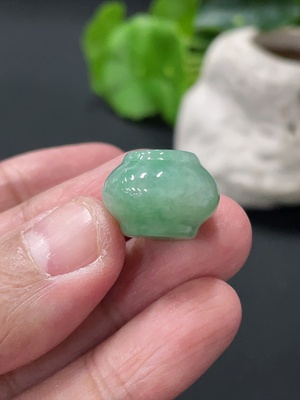 F35080185 Jadeite Beads Approx. 16.5mm Total Weight Approx. 5.7g