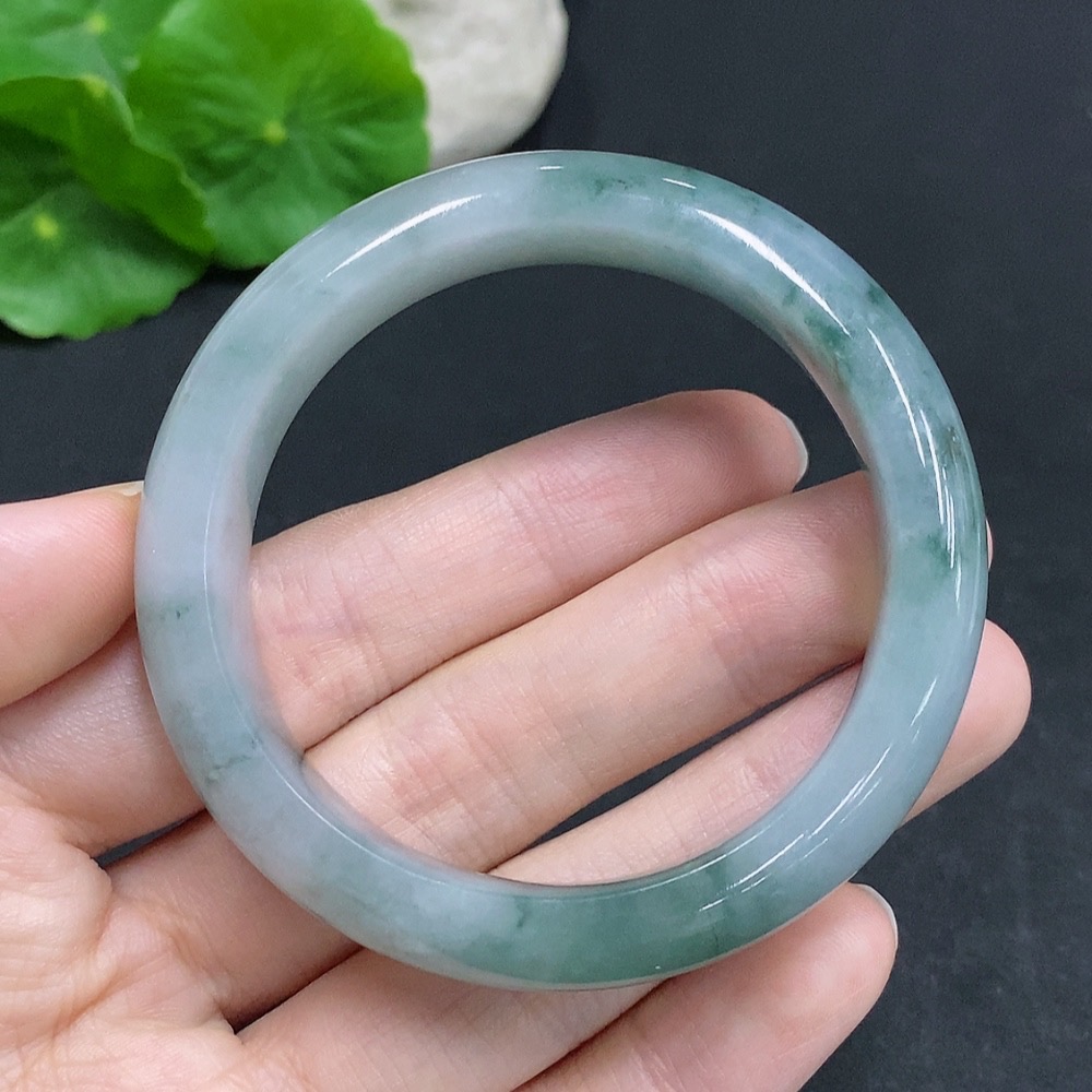 F33940425 Jadeite Round Bangle, Total Weight Approximately 56g, Size 51