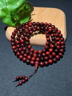 W31608504 Rosewood Long Strand, Total Weight Approx. 35.7g, Bead Size 8mm