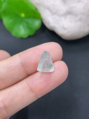 F41934754 翡翠镶嵌件 货品总约重0.6g