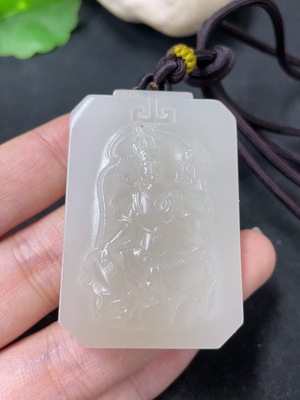 H46576392 和田玉挂件    观音    货品总重约（含绳）43.5g
