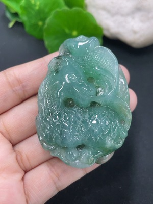 F46566567 翡翠挂件 货品总约重44.7g 含其他矿物质成分