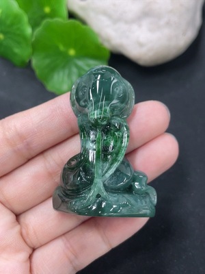 F46486058 翡翠生肖蛇挂件 货品总重约30.9g