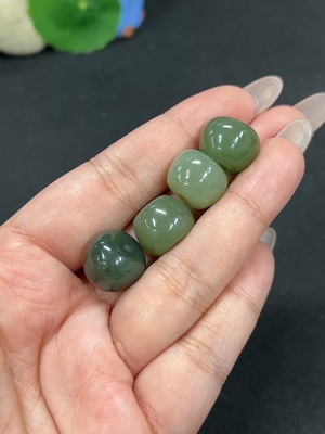 H41869222 和田玉散珠 卡14.9mm左右 货品总重约20g