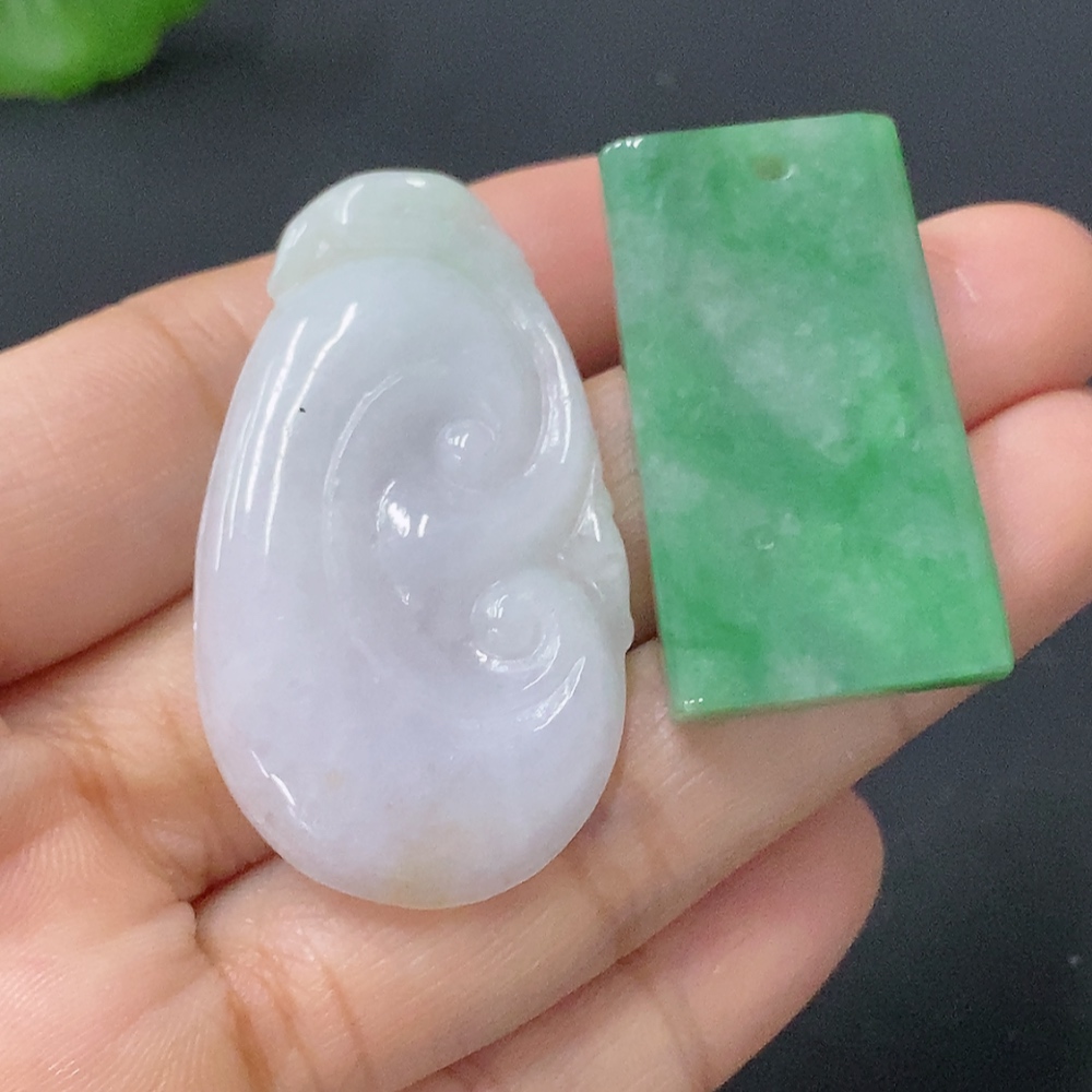 F27176600 Jadeite Pendant Sell as a Lot