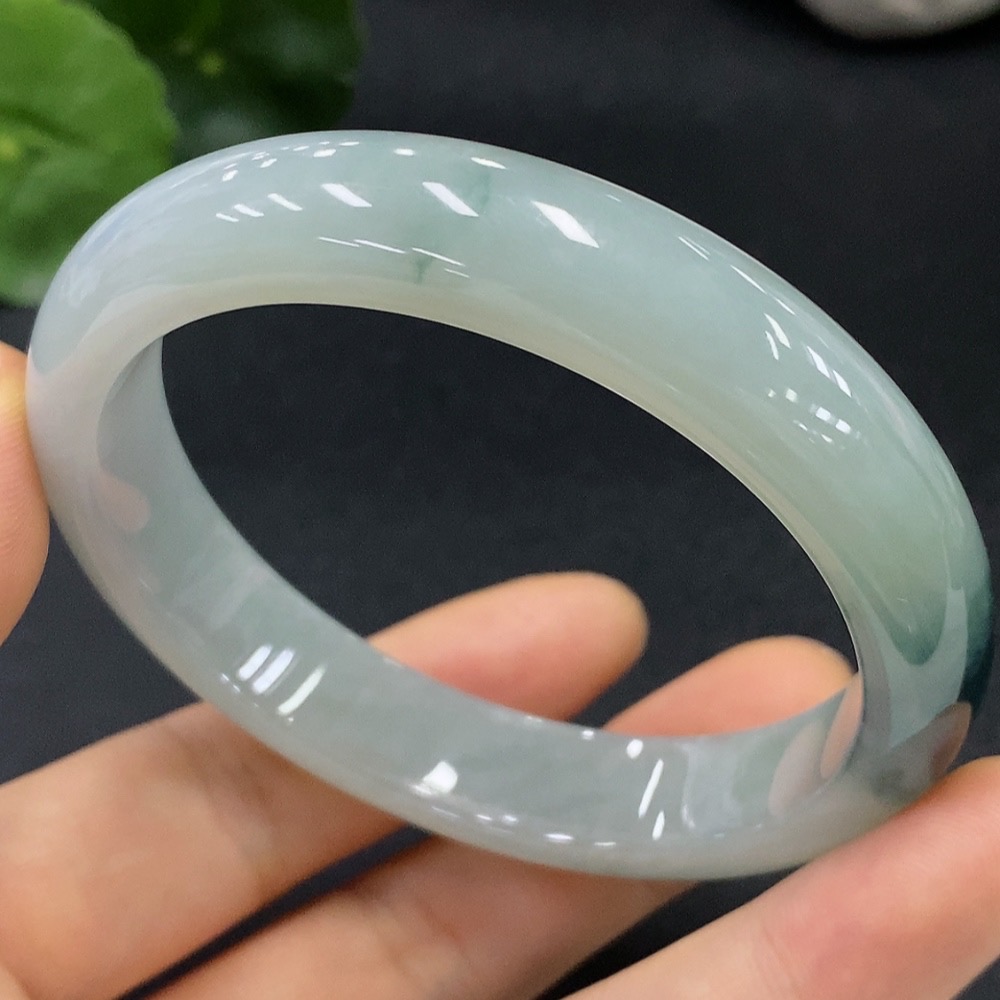 F19145325 Jadeite Round Bangle Size 57.3 Total Weight 54.462g