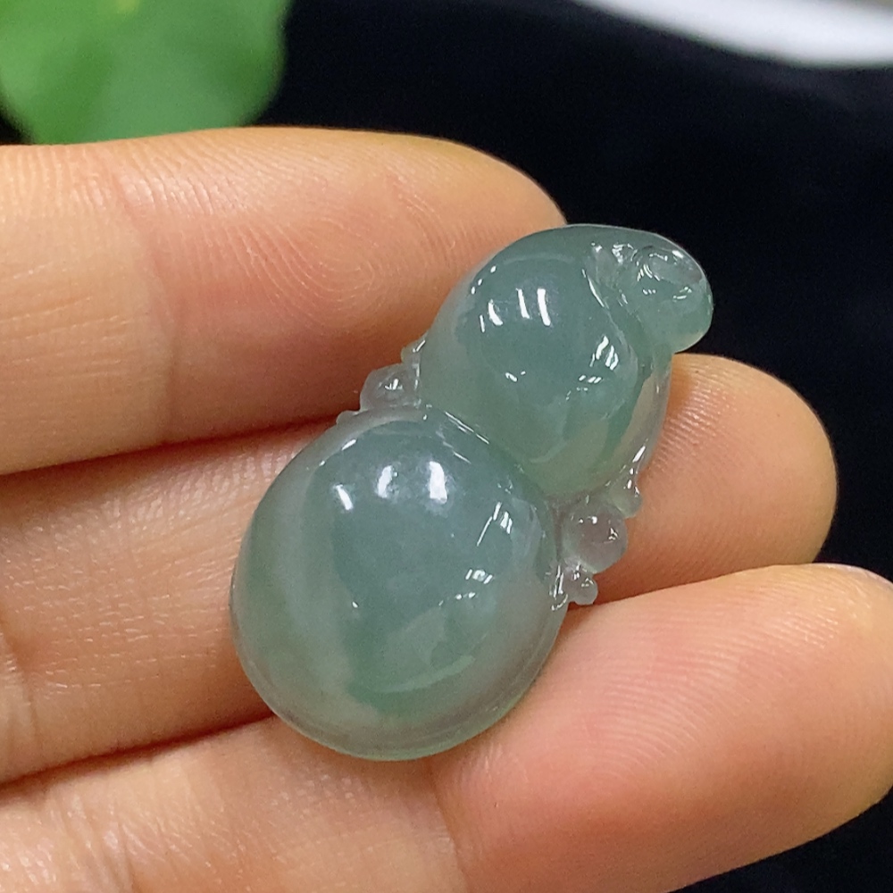 F34025314 Jadeite Gourd Pendant, Total Weight Approx. 6.84g