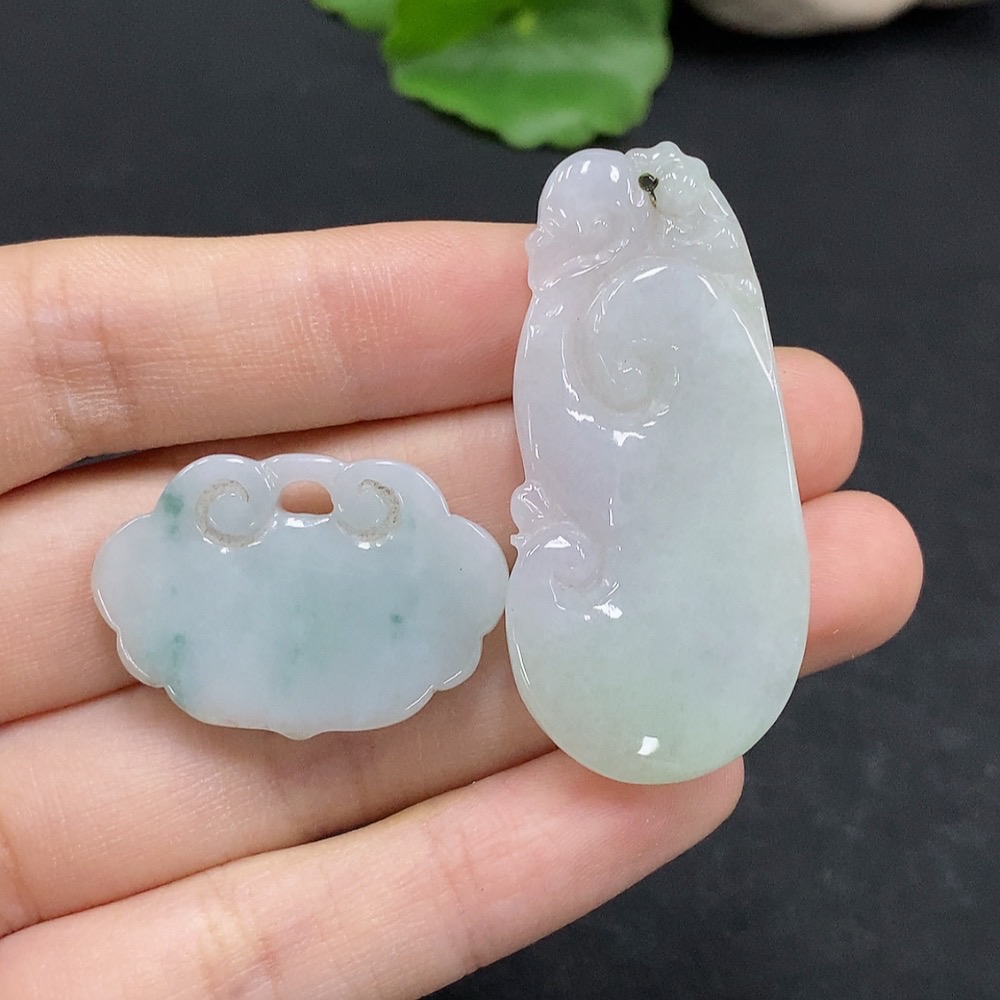 F33868213 Jadeite Pendant