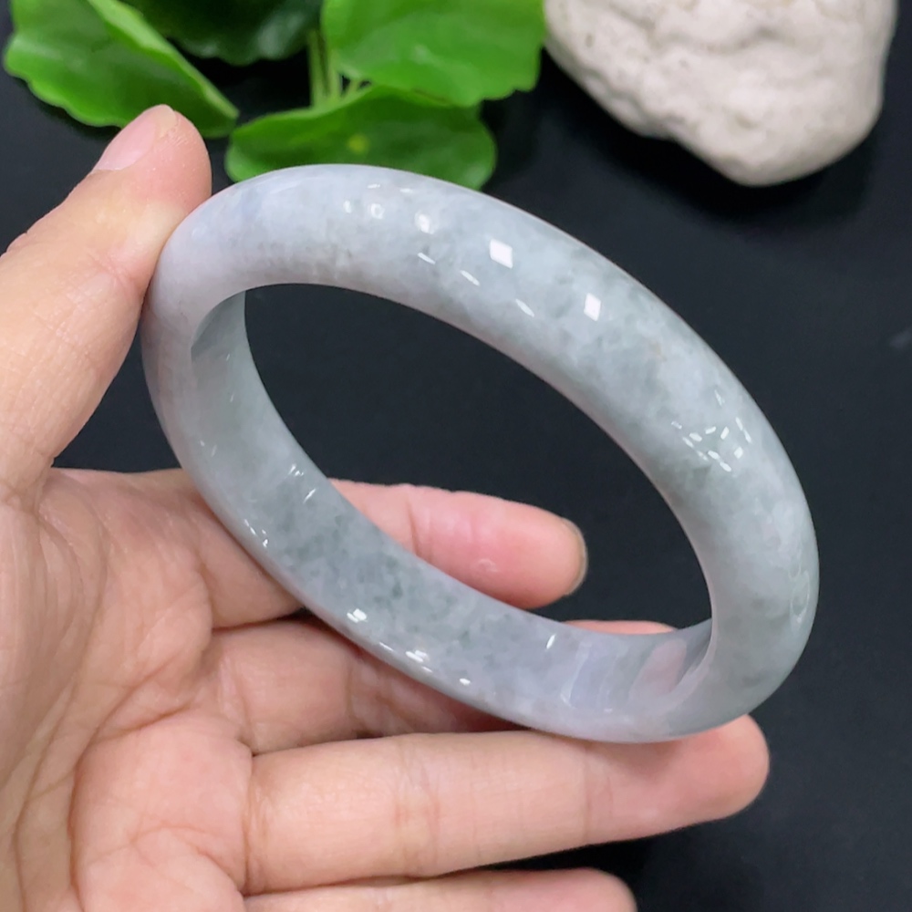 F32697073 Jadeite Round Bangle, 58.8 Loop Size, Total Weight Approx. 56.01g