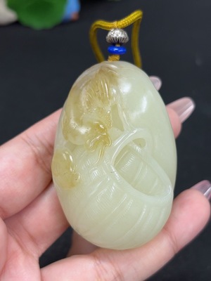 H46521510 和田玉挂件 雄鸡 货品总重约【含绳】100.2g