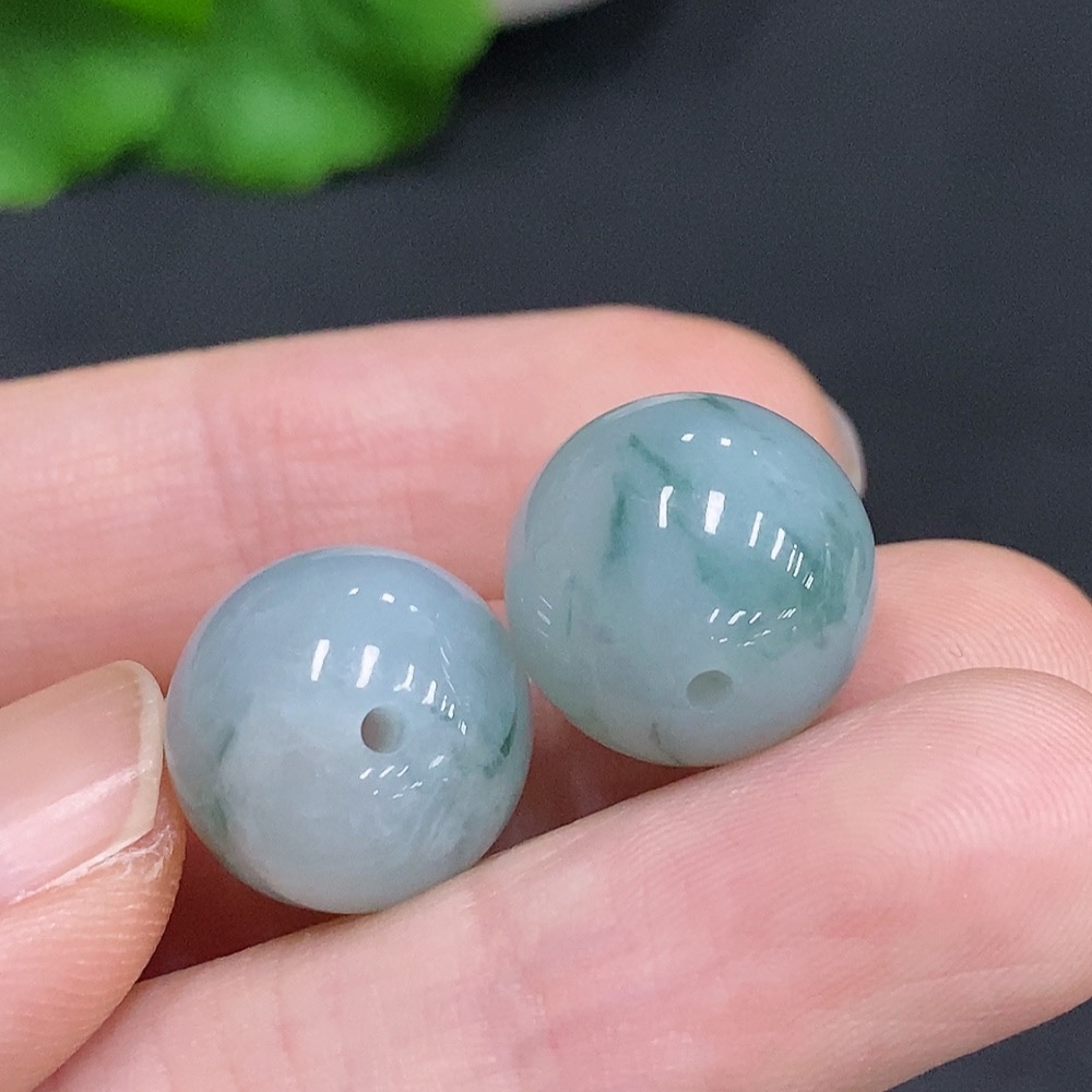 F33831279 Jadeite Beads Sell as a Lot