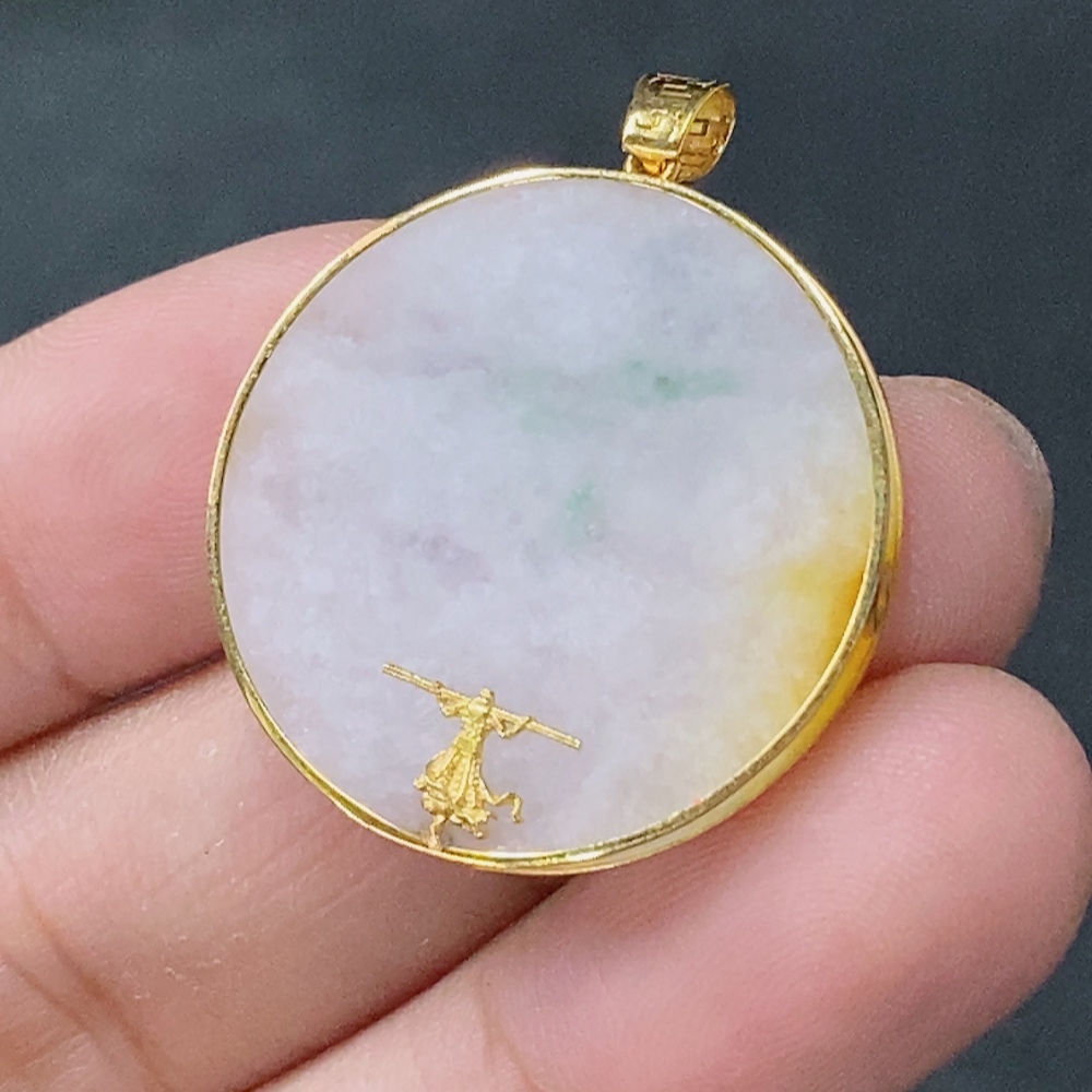 F20307986 Jadeite Plain Pendant inlaid with 18k gold, total weight approx. 3.5g