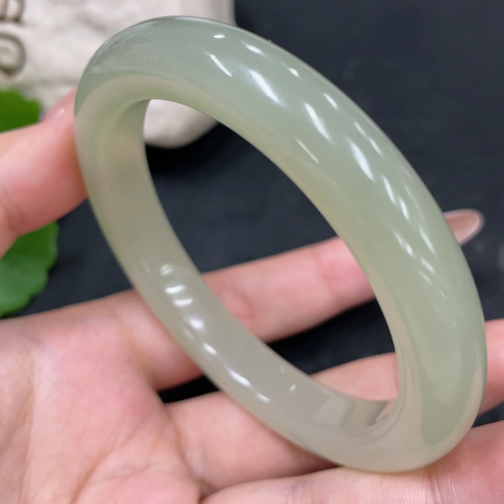 H31663755 Hetian Jade Round Bracelet, Loop Size 58.8, Total Weight Approx. 58.5g