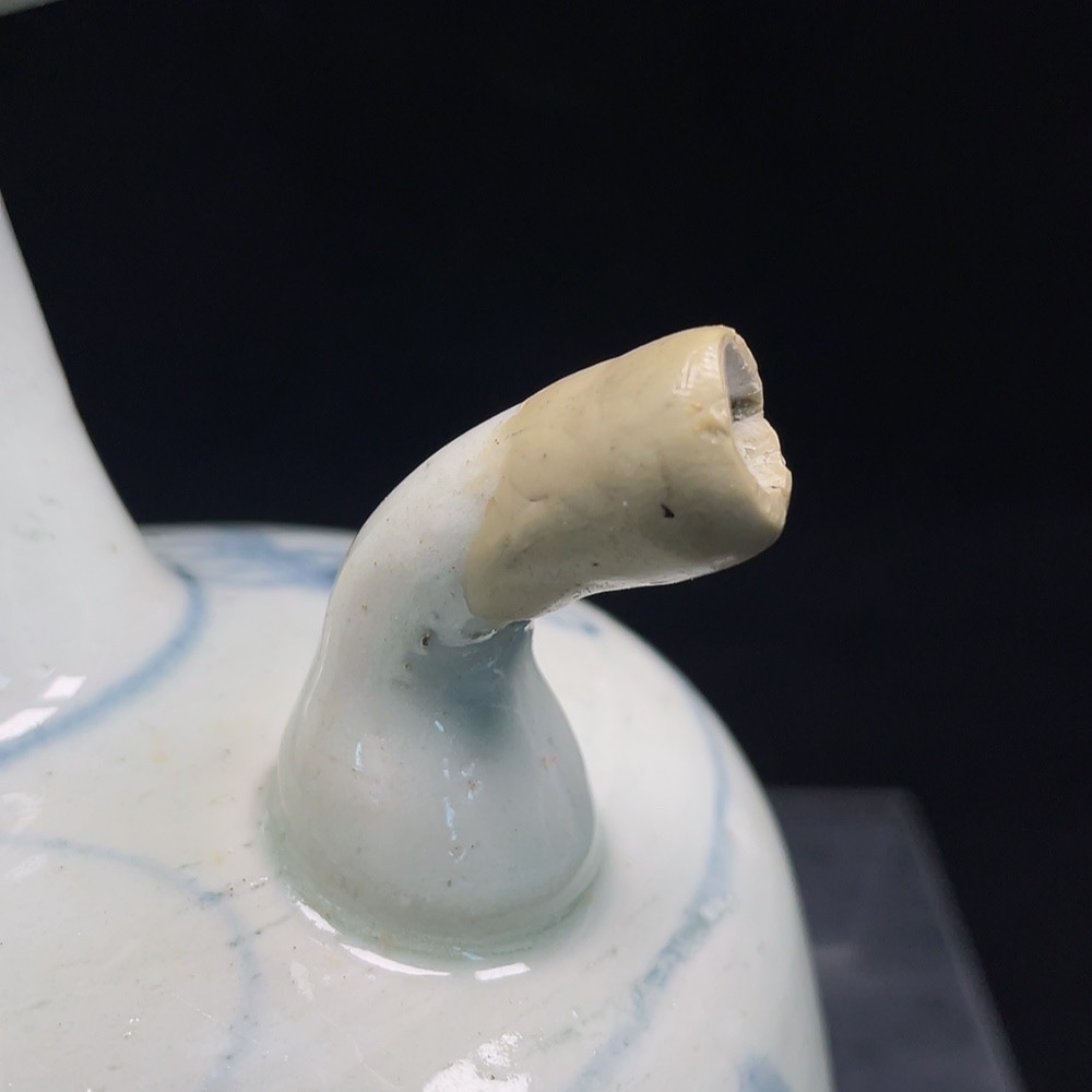 W32764576 Porcelain Repaired Ming Blue and White Dish-Mouth Vase (subject to the actual item)