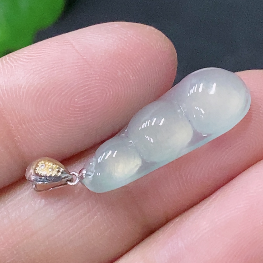 F32733882 Jadeite Pendant Lucky Bean with 18K Gold and Diamond Accents, Total Weight Approx. 1.3g