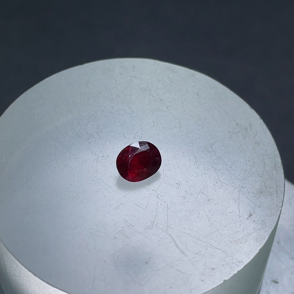 C28221051 Ruby Rough Stone Total Weight Approx. 0.95ct GILDCERT: No Heat Pigeon Blood Red Vivid to Deep Red*