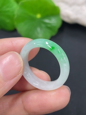 F41934197 翡翠戒圈 圈口15 货品总约重3.28g