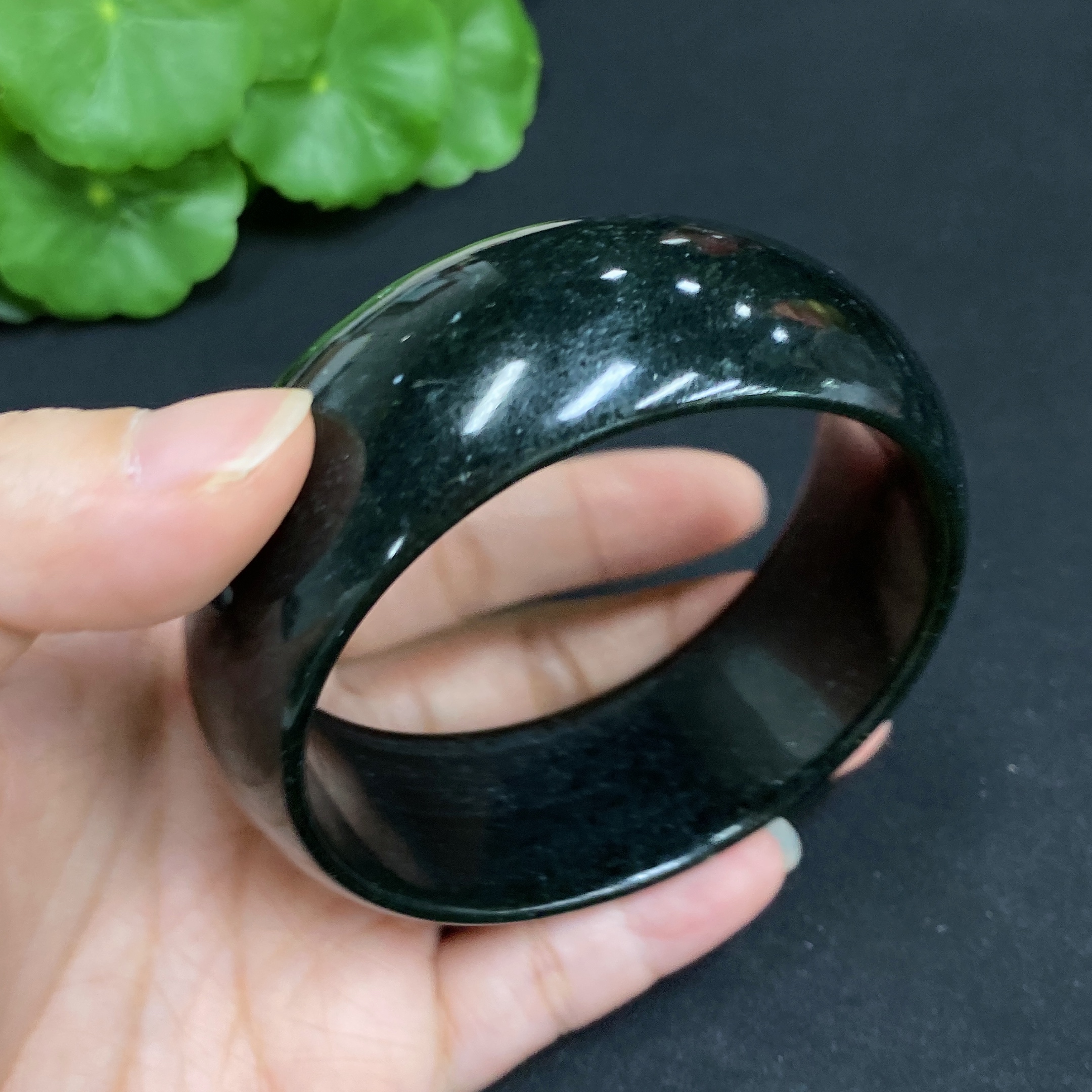 H34015174 Hetian Jade Round Bracelet Size 61.4/61.4 Total Weight Approx. 159g