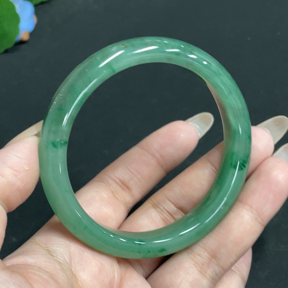 H28308479 African Emerald (Dulong Jade) Round Bracelet