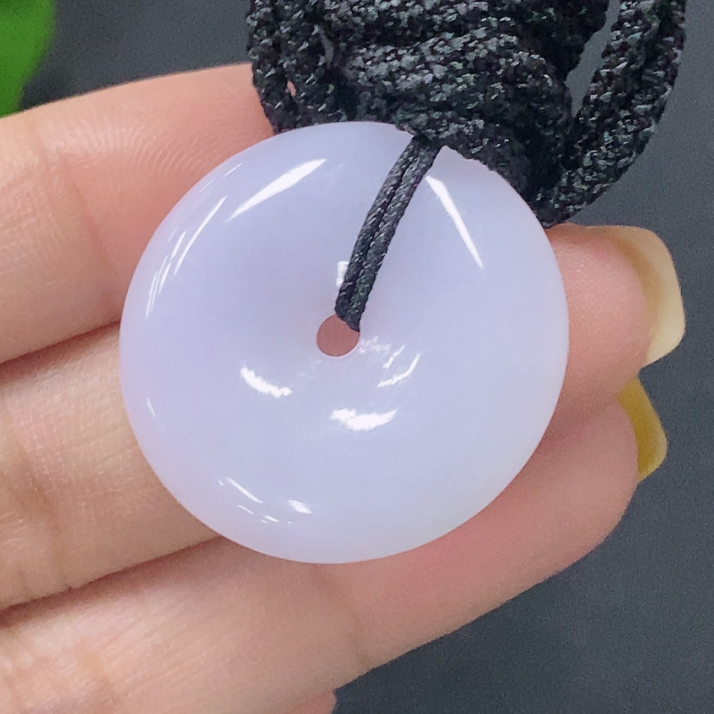 F28265877 JadeitePendant Peace Knot