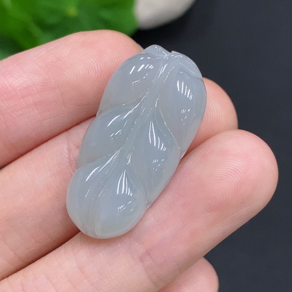 F32757205 Jadeite Leaf Pendant Total Weight Approx. 4.6g