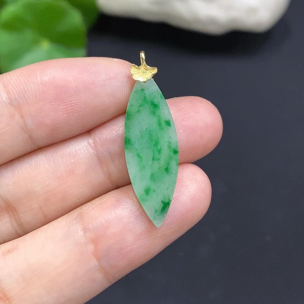 F30568606 Jadeite Pendant with 18K Gold Bail, Total Weight Approx. 1.2g