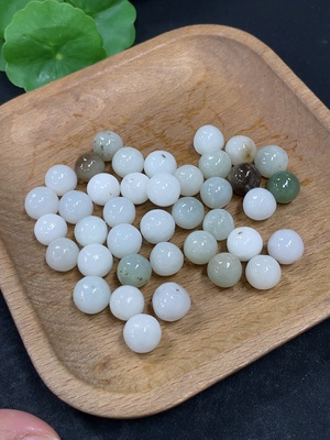 H46488786 和田玉珠子     货品总重约80.4g   一手走   含其他矿物成分