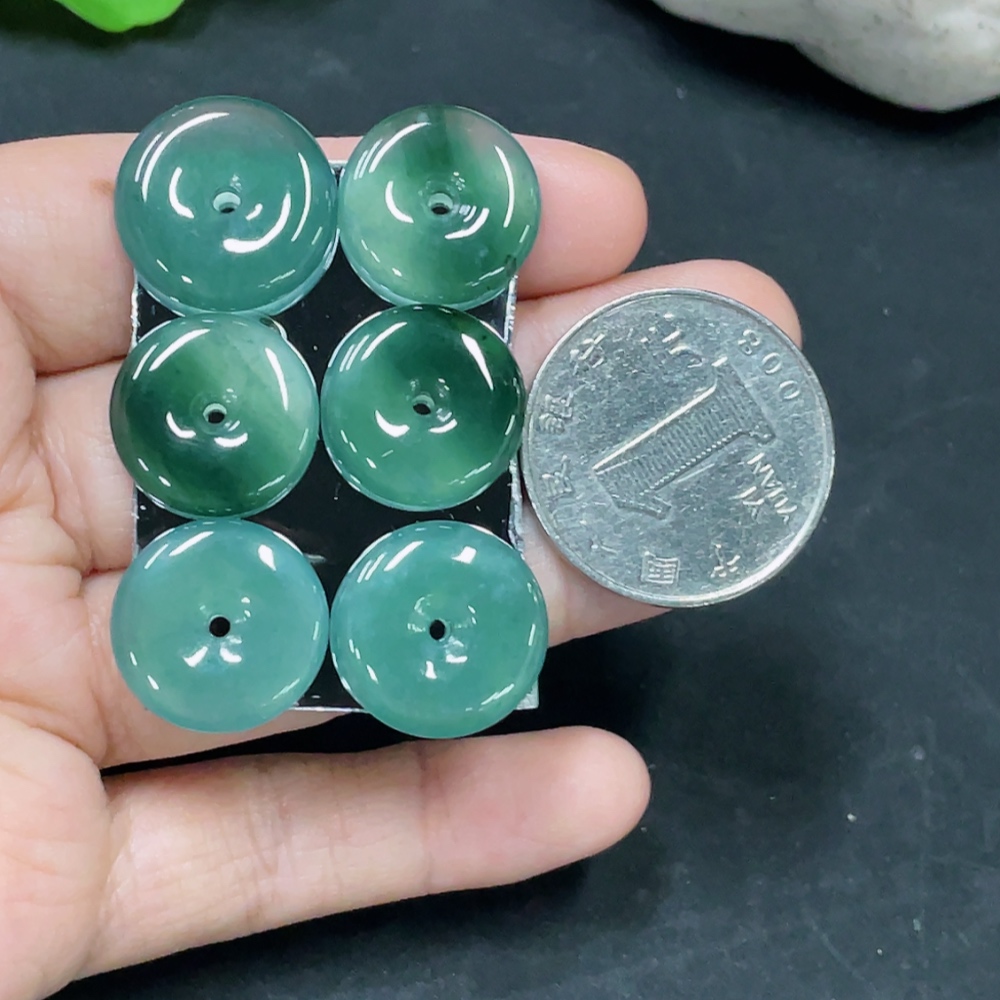 F31637418 Jadeite Pendant Sell as a Lot