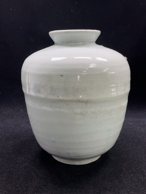 W27078727 Ceramic fragment white-glazed jar (subject to actual item)