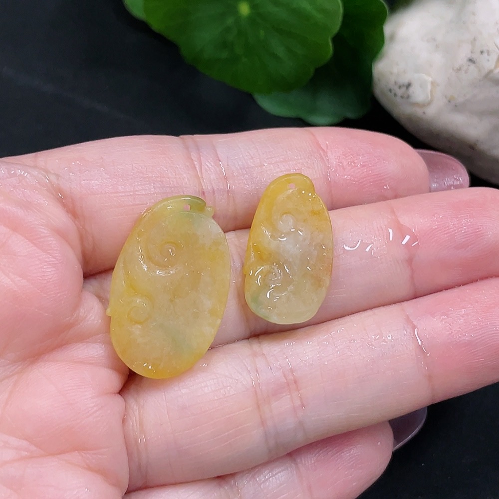 F34012170 Jadeite Pendant Rough Lot (Yellow Part Color Origin Undetermined)