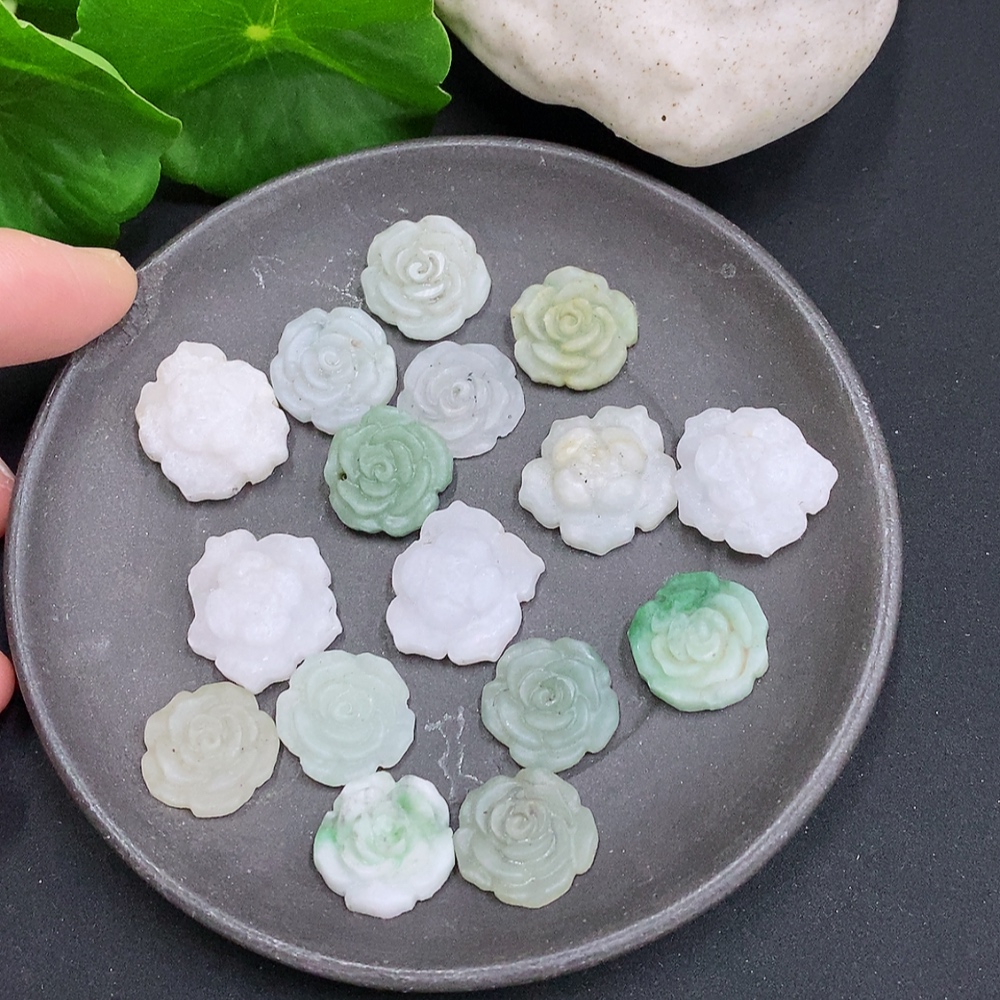 F34071632 Jadeite Rough Pendants Sell as a Lot