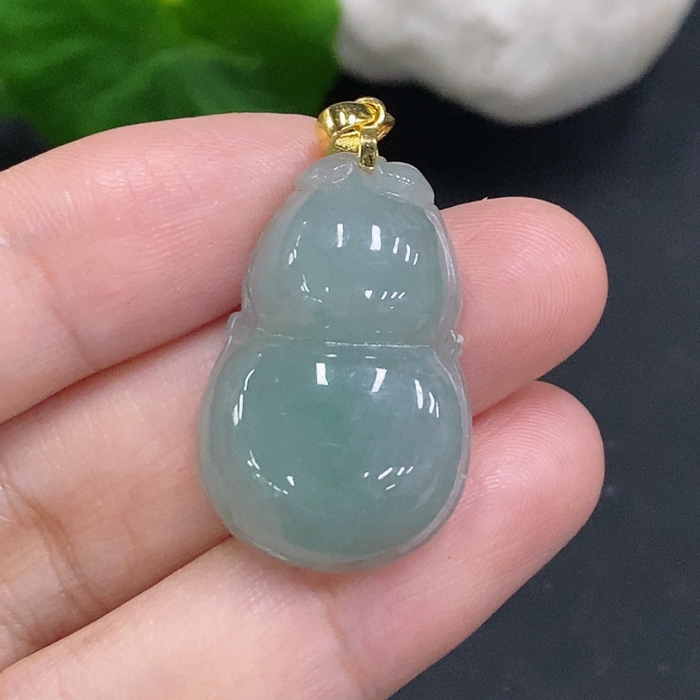F34962137 Jadeite Gourd Pendant Non-Gold Inlaid Total Weight Approximately 5.6g