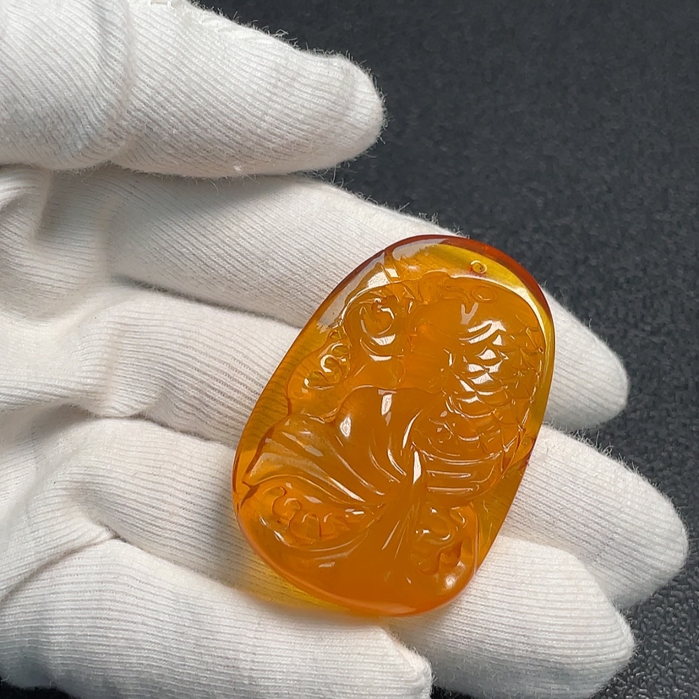 C30446294 Amber Beeswax Pendant, Total Weight Approx. 11.04g, Colorless Film Coated