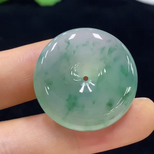 F35135177 Jadeite Peace Knot Pendant, Total Weight Approximately 9.58 Grams