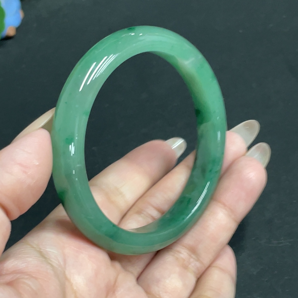 H28308479 African Emerald (Dulong Jade) Round Bracelet