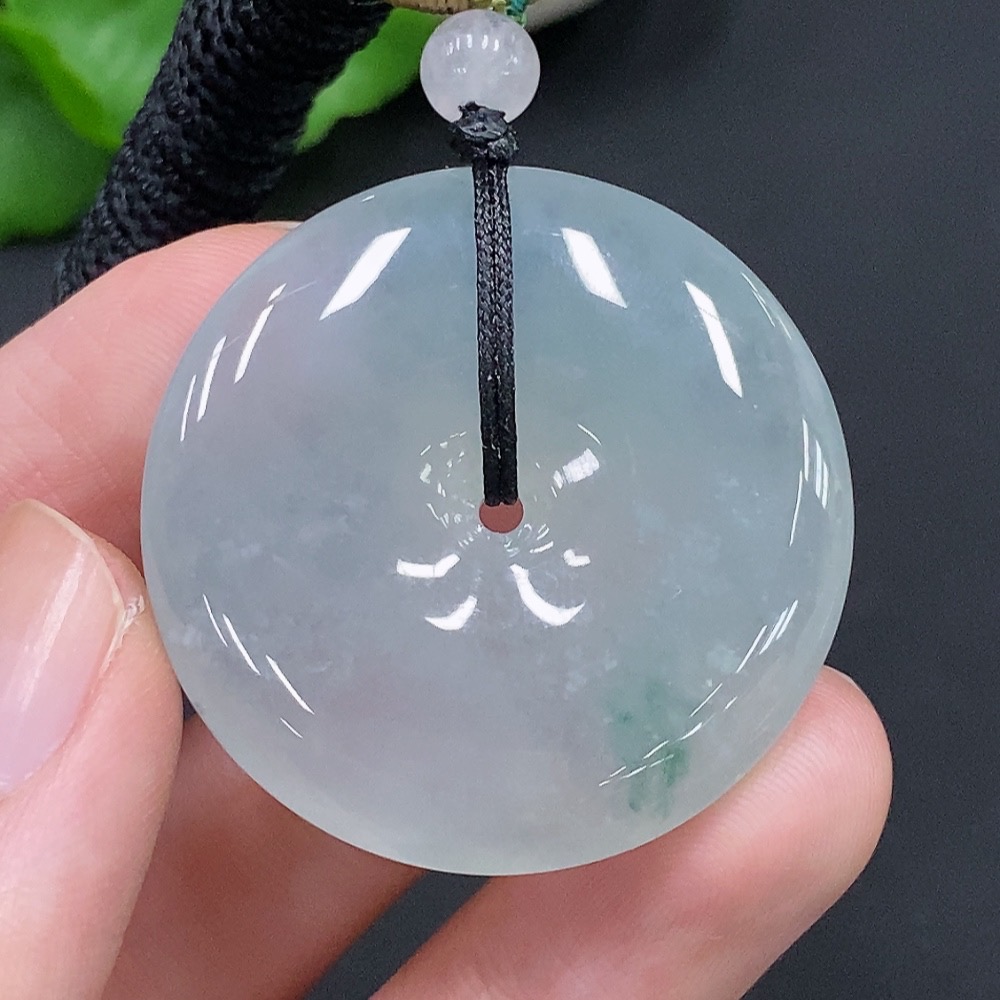 F23598159 Jadeite Peace Knot Total Weight 22.563g