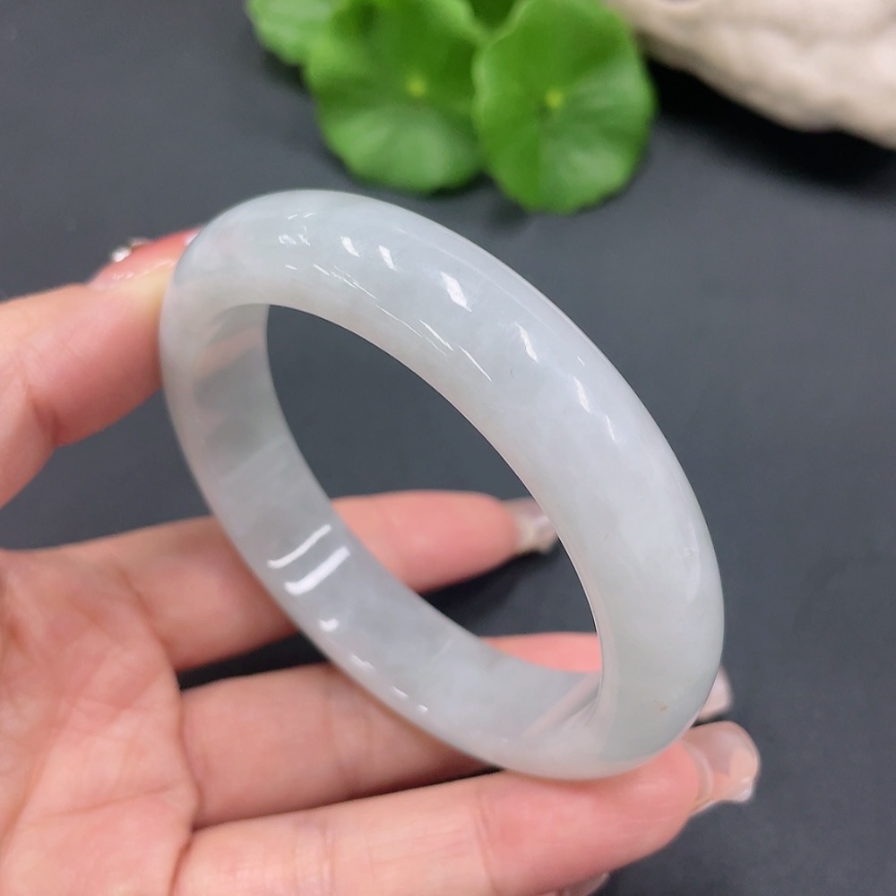 F20214573 Jadeite Round Bracelet Size 56.3 Total Weight 60.657g