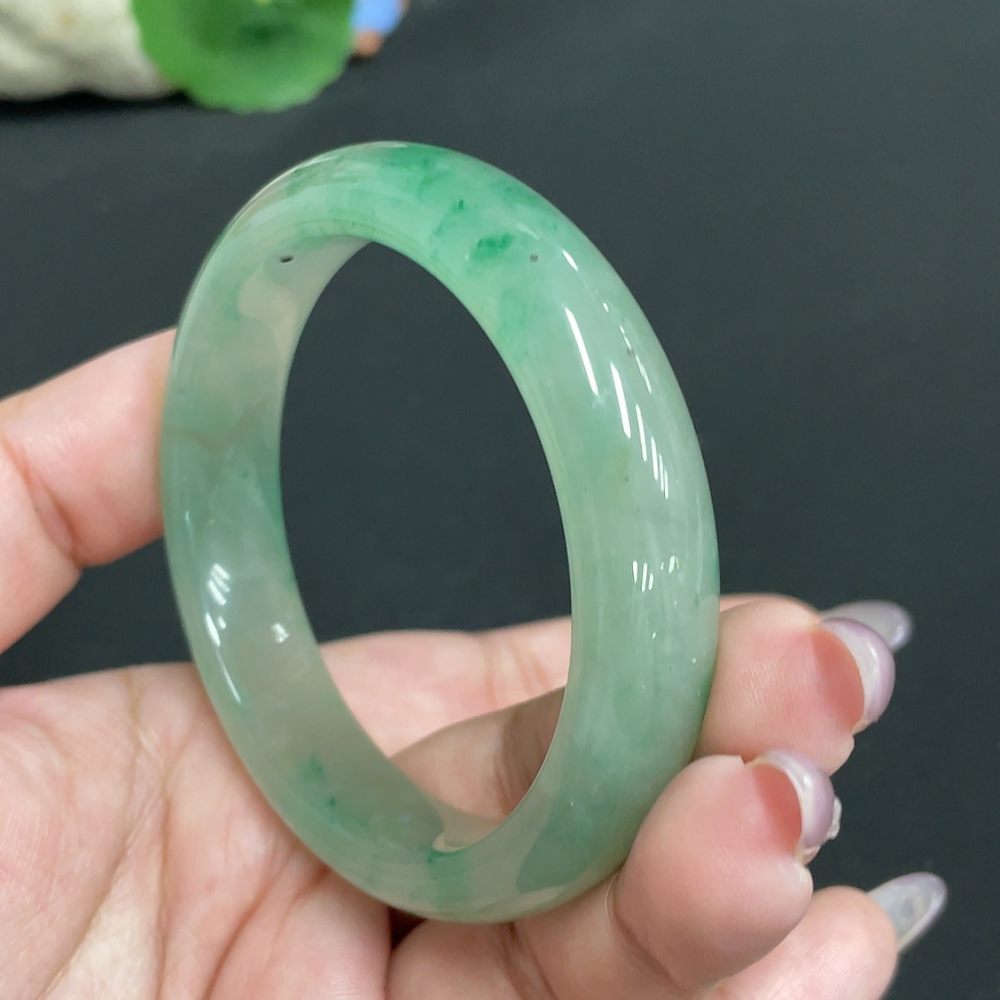 H34972622 African Emerald (Dulong Jade) Round Bracelet