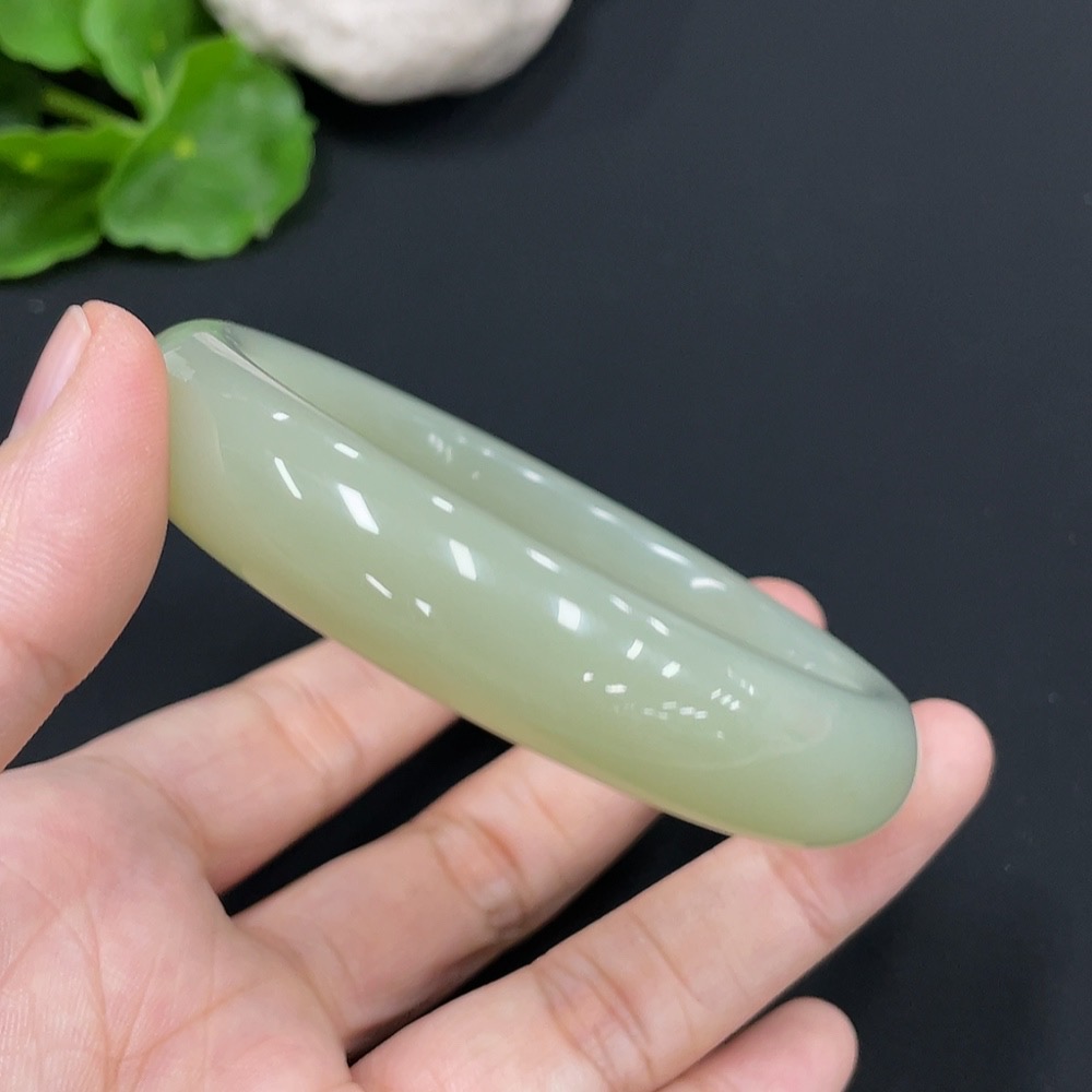 H26040830 Hetian Jade Round Bracelet, Size 58.6, Total Weight Approx. 56.7g